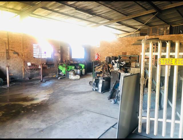 674M² FACTORY FOR SALE IN RUSTENBURG CENTRAL